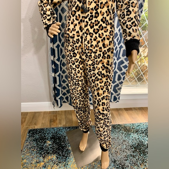 Leopard Fleece Jumpsuit with cat ears - Picture 6 of 6